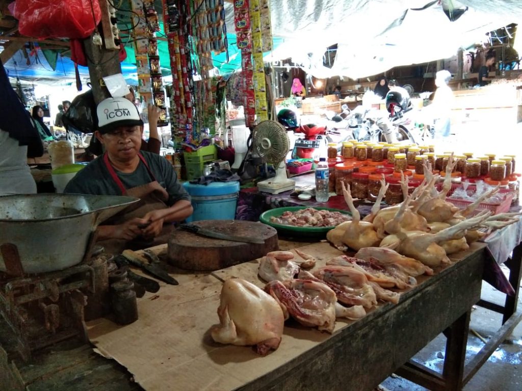 Harga Daging Ayam Ras Turun Rp37 Ribu/Kg