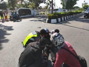 Langgar Rambu, Mobil Brio Vs CBR 150 R Bertabrakan lakalantas pulpis