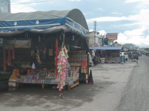 Pedagang Kembang Api Musiman Kian Menjamur Pedagang Kembang Api Musiman Kian Menjamur