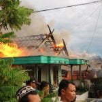 Kebakaran Hanguskan 3 Rumah di Kelurahan Mendawai
