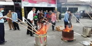 Lebih 3 Kilogram Sabu dan Ribuan Botol Miras Dimusnahkan