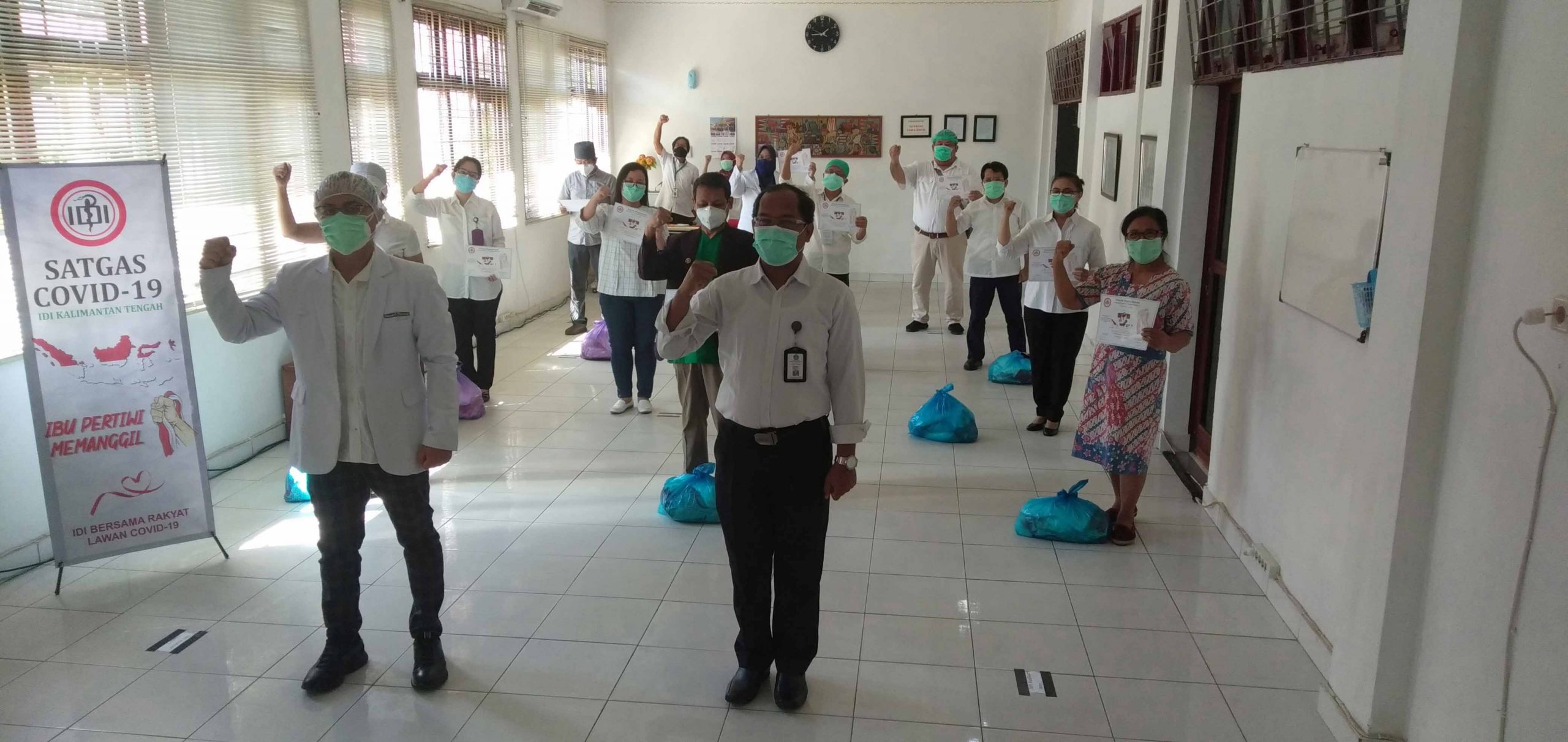 Hari Bakti Dokter, Ayo! Bangkit Berjuang Melawan Covid-19 Hari Bakti Dokter, Ayo! Bangkit Berjuang Melawan Covid-19