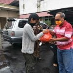Kwarcab Pramuka Bagikan Sembako kepada Masyarakat