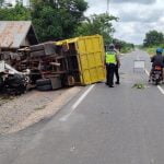 Sopir Ngantuk, Truk Hantam Rumah