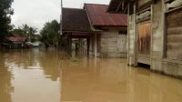 Banjir, Rumah Roboh dan Tergeser