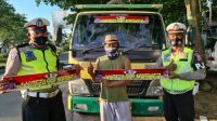 Kampanyekan Prokes, Ditlantas Pasang Stiker “Ayo Pakai Masker” 