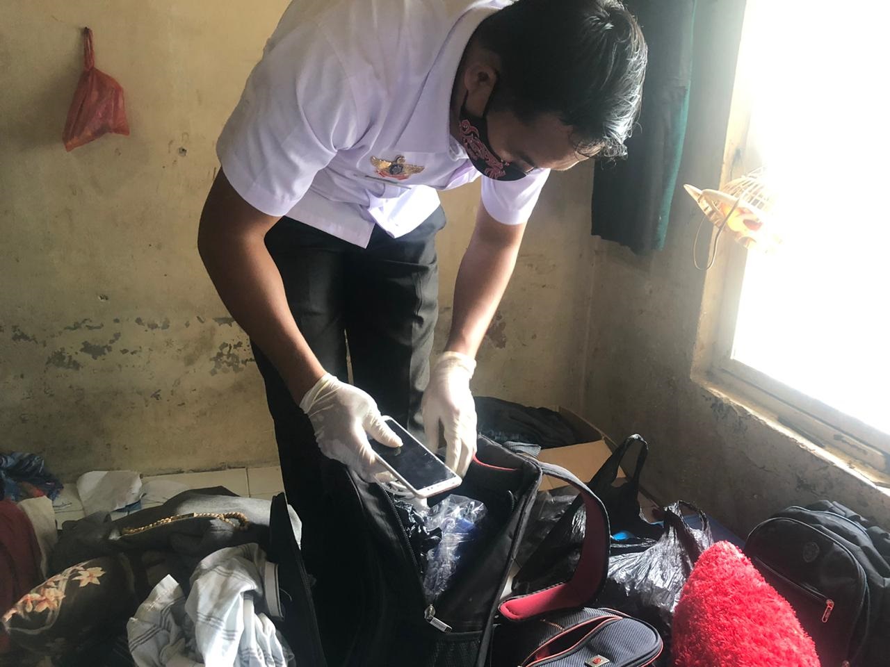 Razia Rutan, Sipir Temukan 10 Handphone Hingga Charger