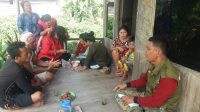 Tetap Cari Kerang, Warga Lampuyang Biasa Berdampingan dengan Buaya
