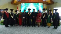 Rawing Rambang Raih Doktor Predikat Cumlaude