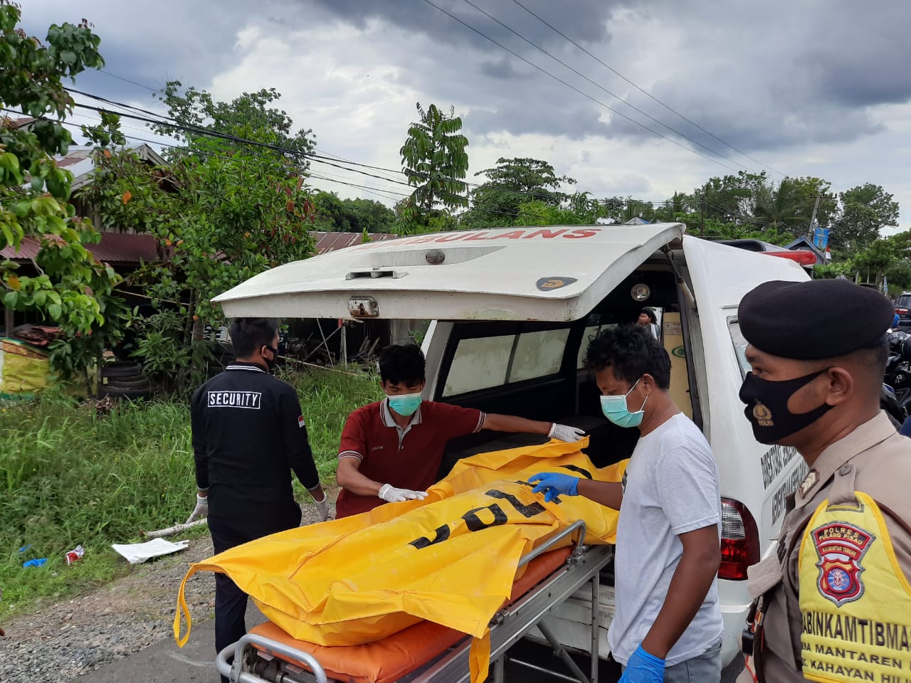 Usai Tenggak Miras Campur Obat, Pemuda Tewas di Teras Rumah