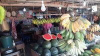 Pedagang Buah yang Bertahan di Tengah Terpaan Corona