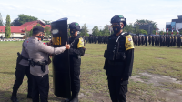 Polda Bagikan Almatsus PHH Guna Kesiapan Unras Ricuh