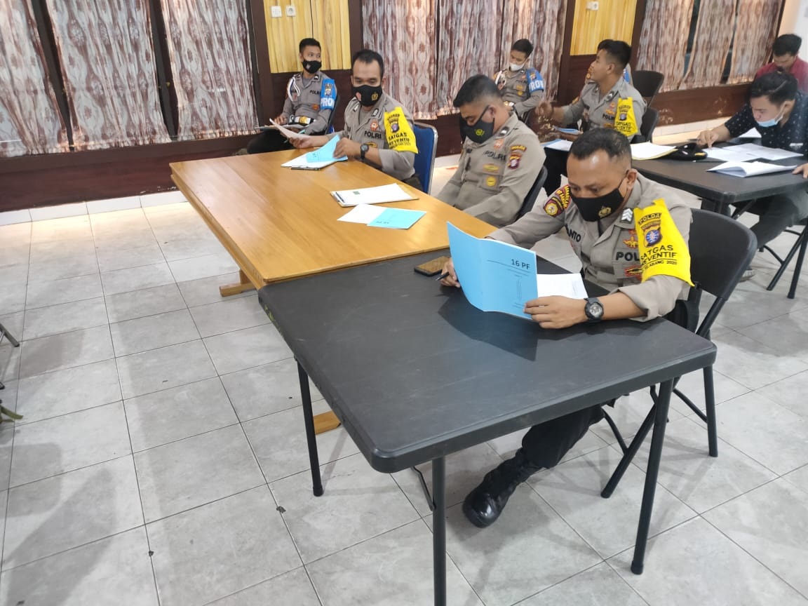 Personel Pemegang Senpi Ditsamapta Jalani Tes Psikologi