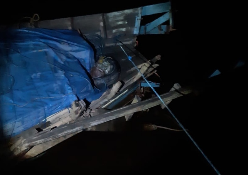 Disenggol Tugboat, 2 Kelotok Nyaris Tenggelam