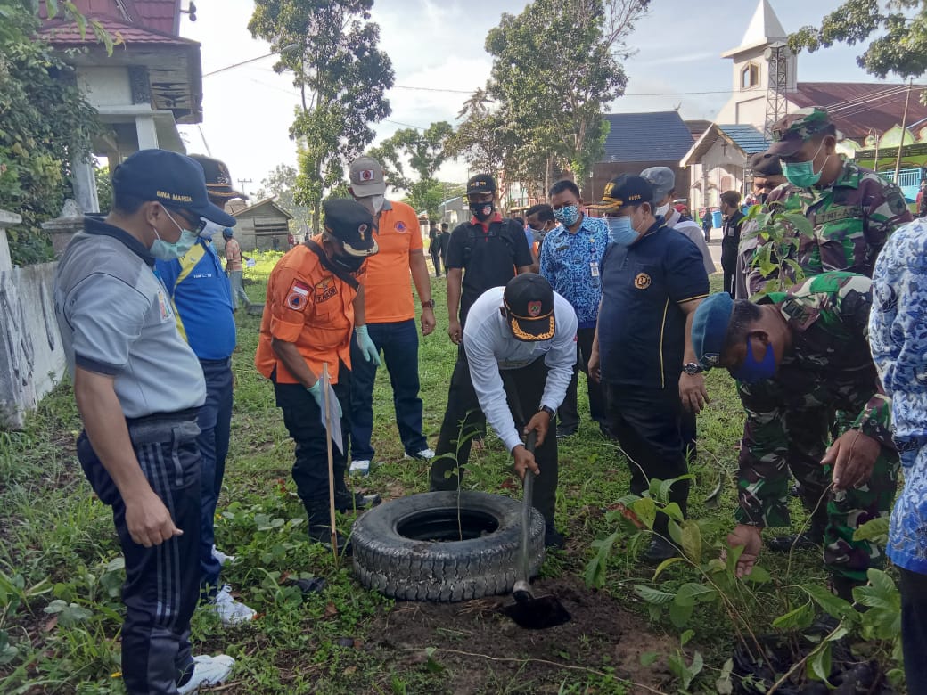 Penanaman 1.000 Pohon Bungur Warnai Hari Bhakti PUPR Ke-75