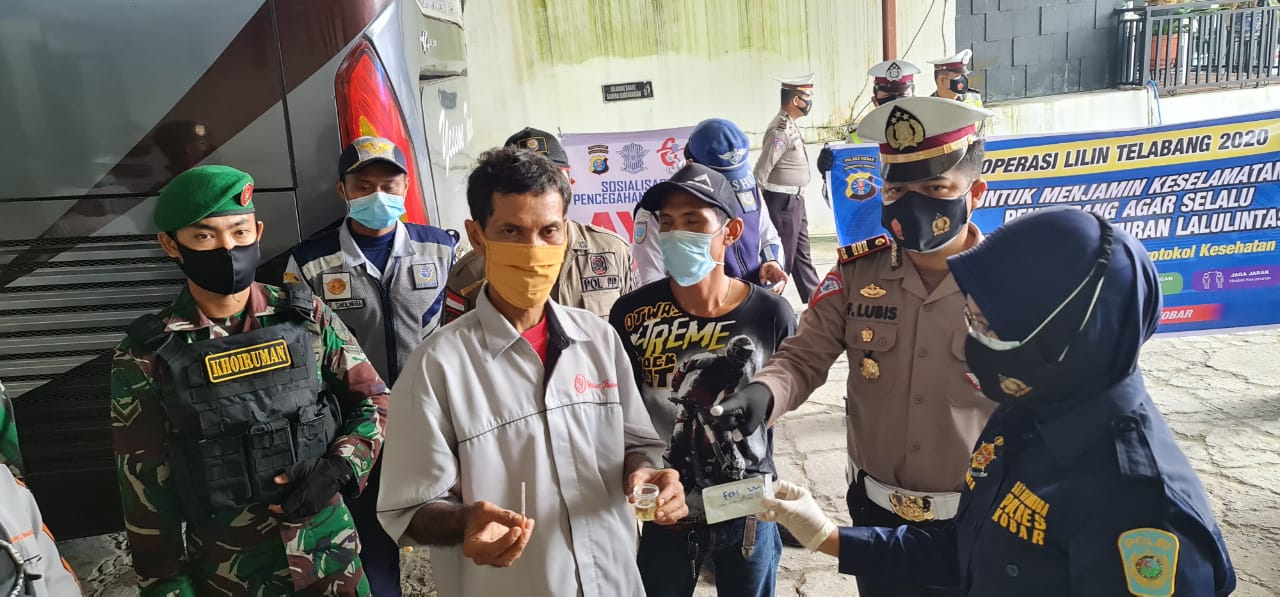 Demi Keselamatan Lalu Lintas, 20 Sopir Jalani Tes Urine