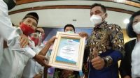 SMSI Beri Penghargaan kepada Bupati Kotim