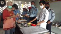 LATIH KETERAMPILAN BARU- 20 Napi Lapas Dilatih Tata Boga