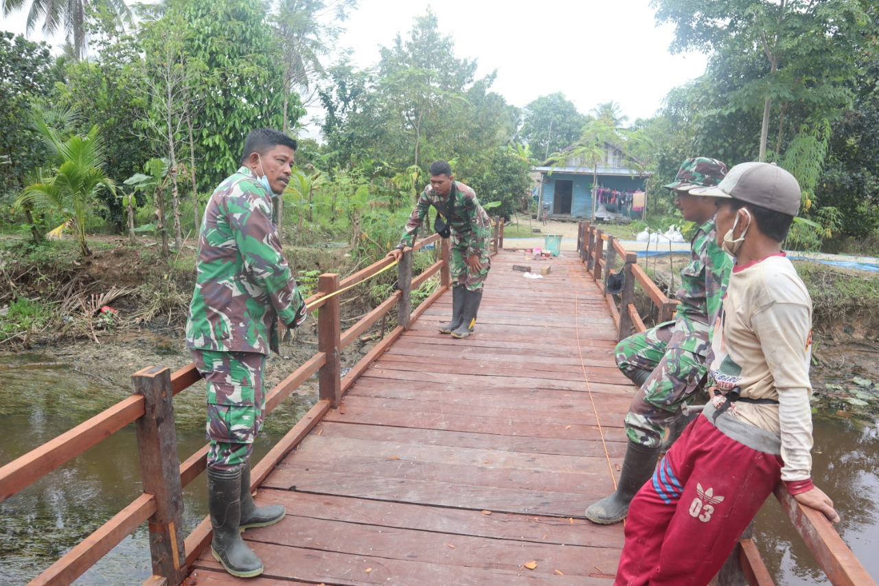 Jembatan TMMD Mudahkan Petani Angkut Hasil Panen
