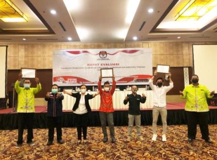 KPU Pulpis Borong 3 Penghargaan Terbaik Se-Kalteng