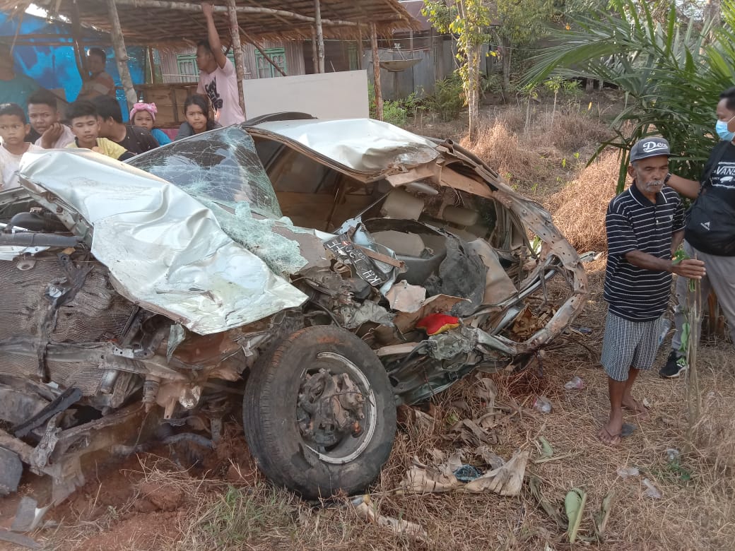 Truk CPO VS Mobil Innova , Satu Orang Meninggal Dunia