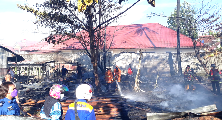 Korsleting Listrik, Gudang Meubelair Terbakar