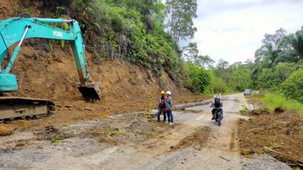 Nyaris Putus, Jalan Puruk Cahu-Muara Teweh Km 61 Ditangani Darurat