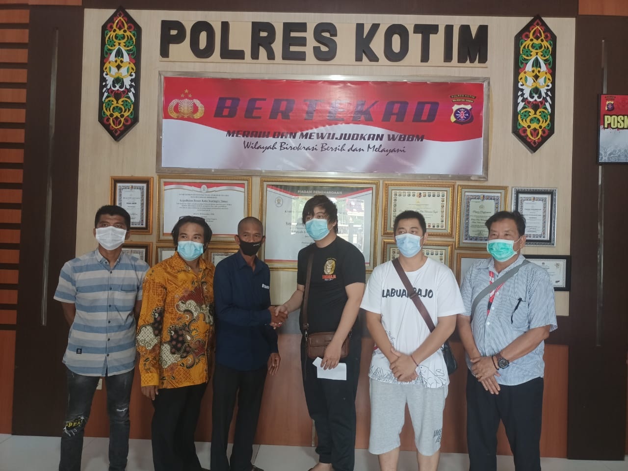 Saling Serang, Anak Bos Miras dan Warga Damai