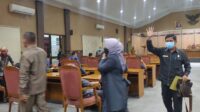 Reposisi Ketua Komisi Diwarnai Walk Out Reposisi Ketua Komisi Diwarnai Walk Out