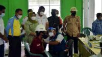 Bupati Tinjau Langsung Pelaksanaan Vaksin Tahap Pertama 142 Karyawan PT BGA Bupati Tinjau Langsung Pelaksanaan Vaksin Tahap Pertama 142 Karyawan PT BGA