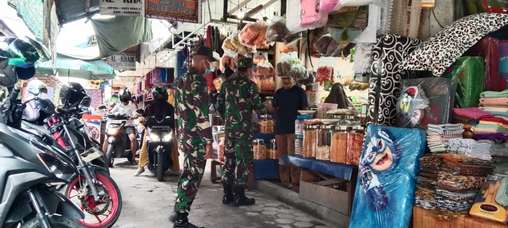 Denzibang 2/PLK Zidam XII/Tpr “Serang” Pasar Tradisional