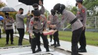 HARI BHAYANGKARA KE-75-Kapolda Tabur Bunga di Makam Pahlawan