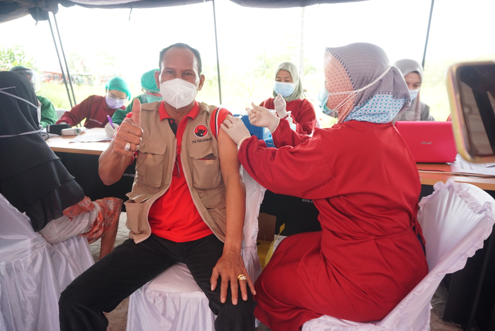 VAKSINASI MASSAL-PDIP Komitmen Putus Mata Rantai Penyebaran Covid-19