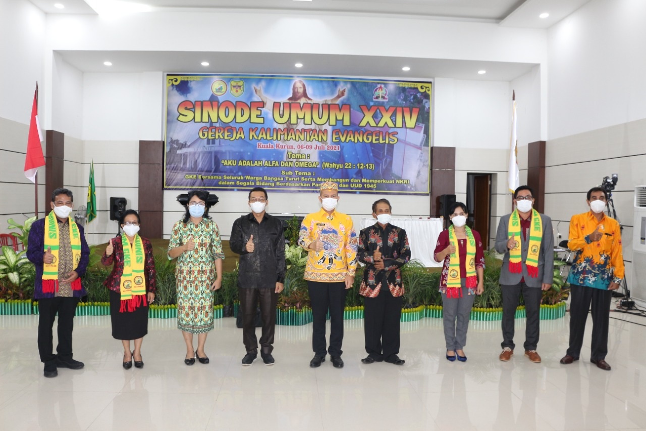 Pdt Simpon F Lion Ketua Umum Majelis Sinode GKE Periode 2021-2026