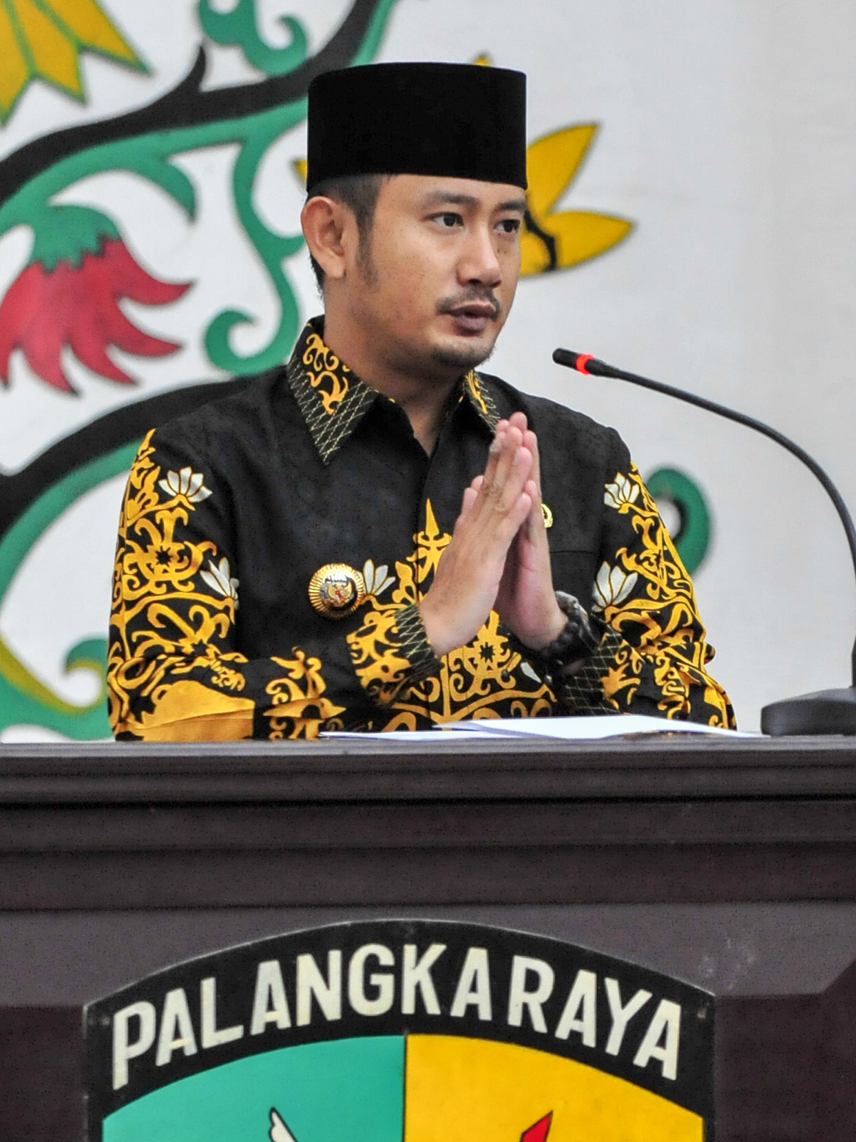 WALI KOTA MINTA MAAF KEPADA MASYARAKAT PALANGKA RAYA