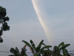 Langit Terbelah