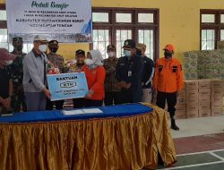 PT KORINTIGA HUTANI PEDULI BANJIR – Salurkan Bantuan Untuk Warga Terdampak Banjir 