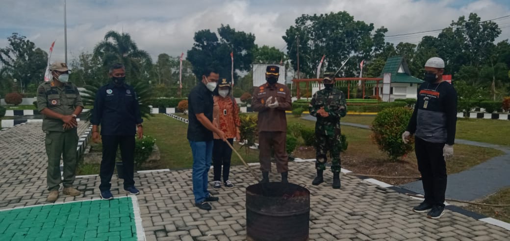 Bupati Pulpis Hadiri Pemusnahan Barbuk Hasil Kejahatan