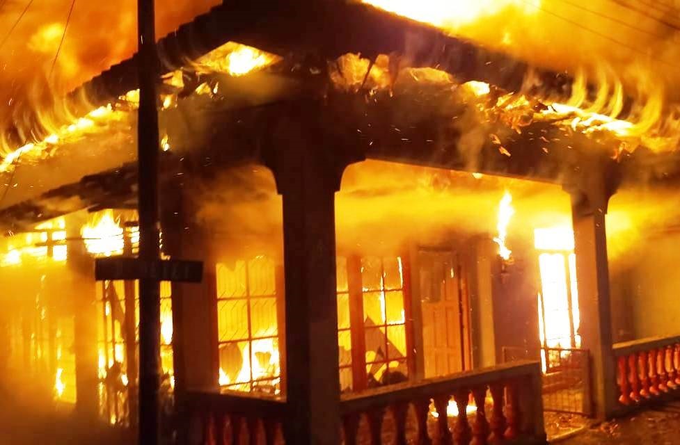 Dua Rumah Terbakar di Sabaru