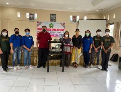 KEGIATAN PENGABDIAN MASYARAKAT DI KELURAHAN KERENG BANGKIRAI- Tim Fakultas Kedokteran UPR Demonstrasi Alat Kristalizer Pembuat Serbuk Jamu Instan KEGIATAN PENGABDIAN MASYARAKAT DI KELURAHAN KERENG BANGKIRAI- Tim Fakultas Kedokteran UPR Demonstrasi Alat Kristalizer Pembuat Serbuk Jamu Instan