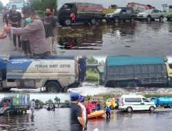 BANJIR BUKIT RAWI - Mulai Surut, Polisi Bagikan Nasi Bungkus BANJIR BUKIT RAWI – Mulai Surut, Polisi Bagikan Nasi Bungkus