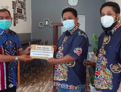 PWI Kalsel Salurkan Donasi untuk Korban Banjir Kalteng PWI Kalsel Salurkan Donasi untuk Korban Banjir Kalteng