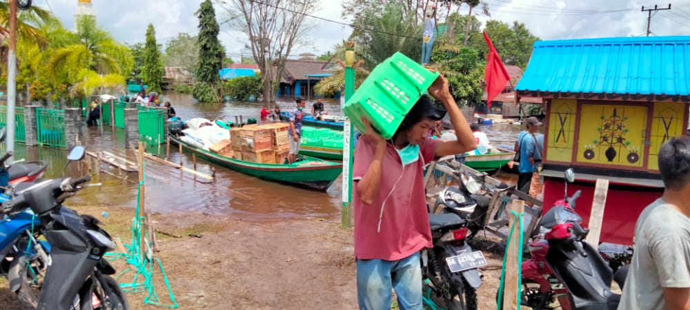 Usaha Getek Dadakan Banjir Rezeki