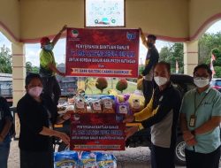 Bank Kalteng Cabang Kasongan Serahkan Bantuan bagi Korban Banjir Bank Kalteng Cabang Kasongan Serahkan Bantuan bagi Korban Banjir