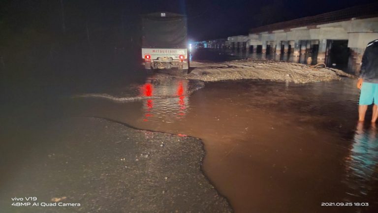 Jalan Bukit Rawi Rusak dan Berlubang