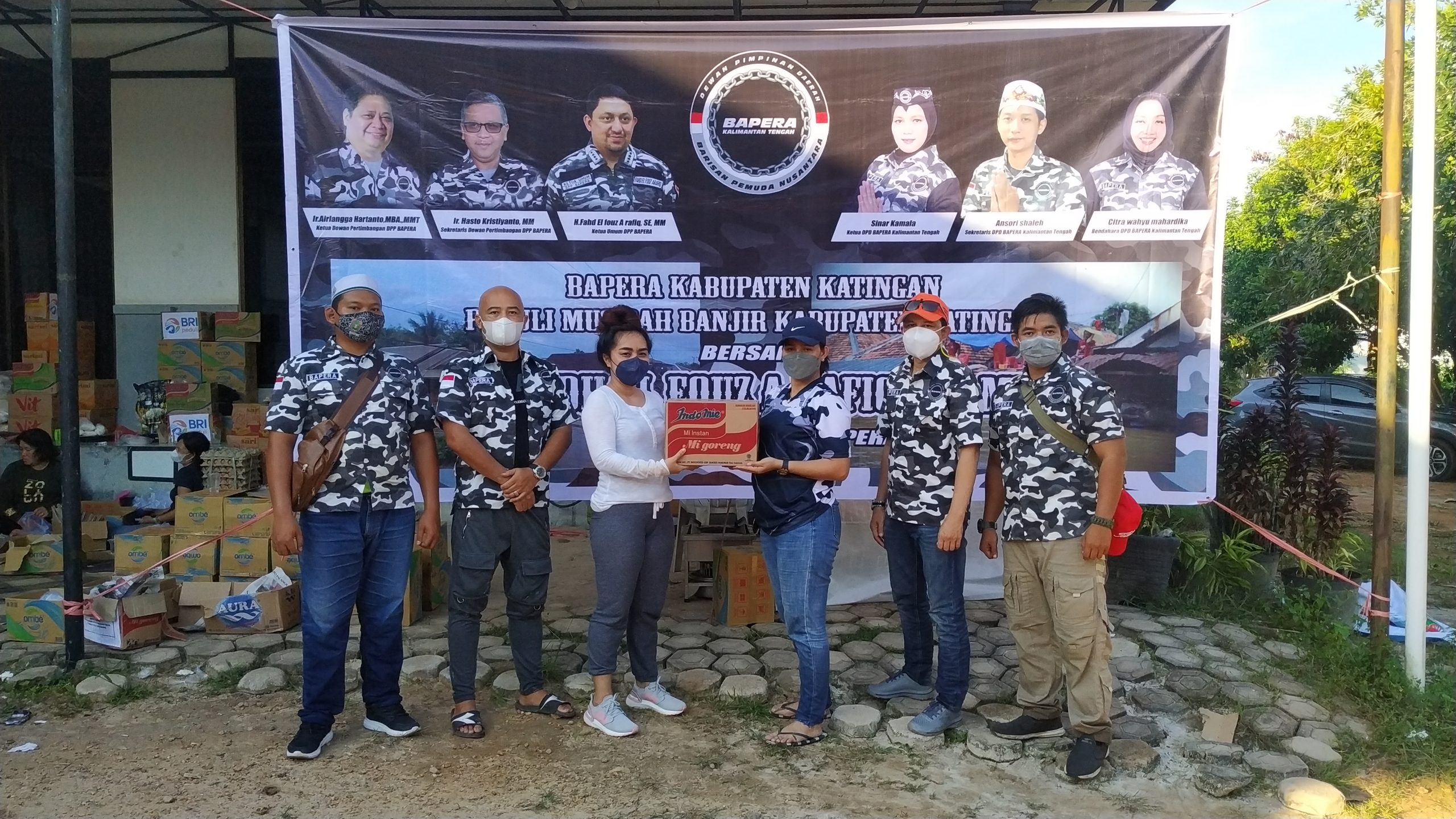 BAPERA Serahkan Bantuan Untuk Korban Banjir Katingan