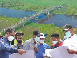 Jembatan Jelai Segera Terhubung ke Kalbar Jembatan Jelai Segera Terhubung ke Kalbar