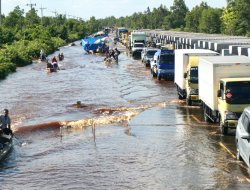 Banjir Bukit Rawi Naik 80 Cm Banjir Bukit Rawi Naik 80 Cm
