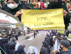 Mahasiswa IAIN Tolak Ketua KPK Mahasiswa IAIN Tolak Ketua KPK