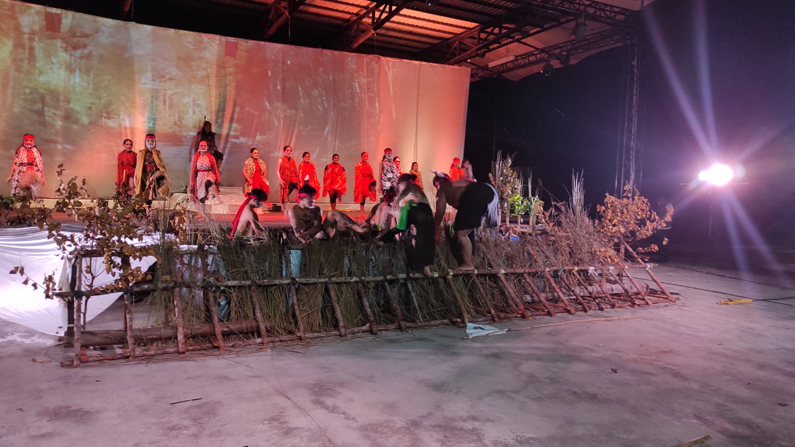 SENDRATARI ONRUST-Peperangan Suku Dayak Melawan Belanda